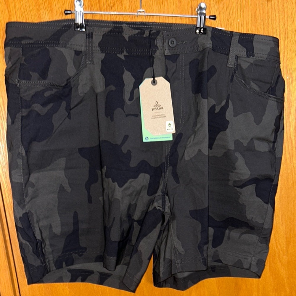 Prana Black and Gray Camo Women Shorts